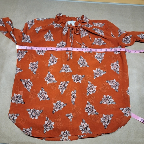 LOFT Size XS Burnt Orange Floral Pattern Long Sleeve Semi Sheer Tie Neck Blouse - Picture 12 of 12